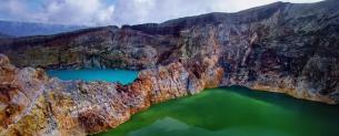 Lagos coloridos do vulcão Kelimutu